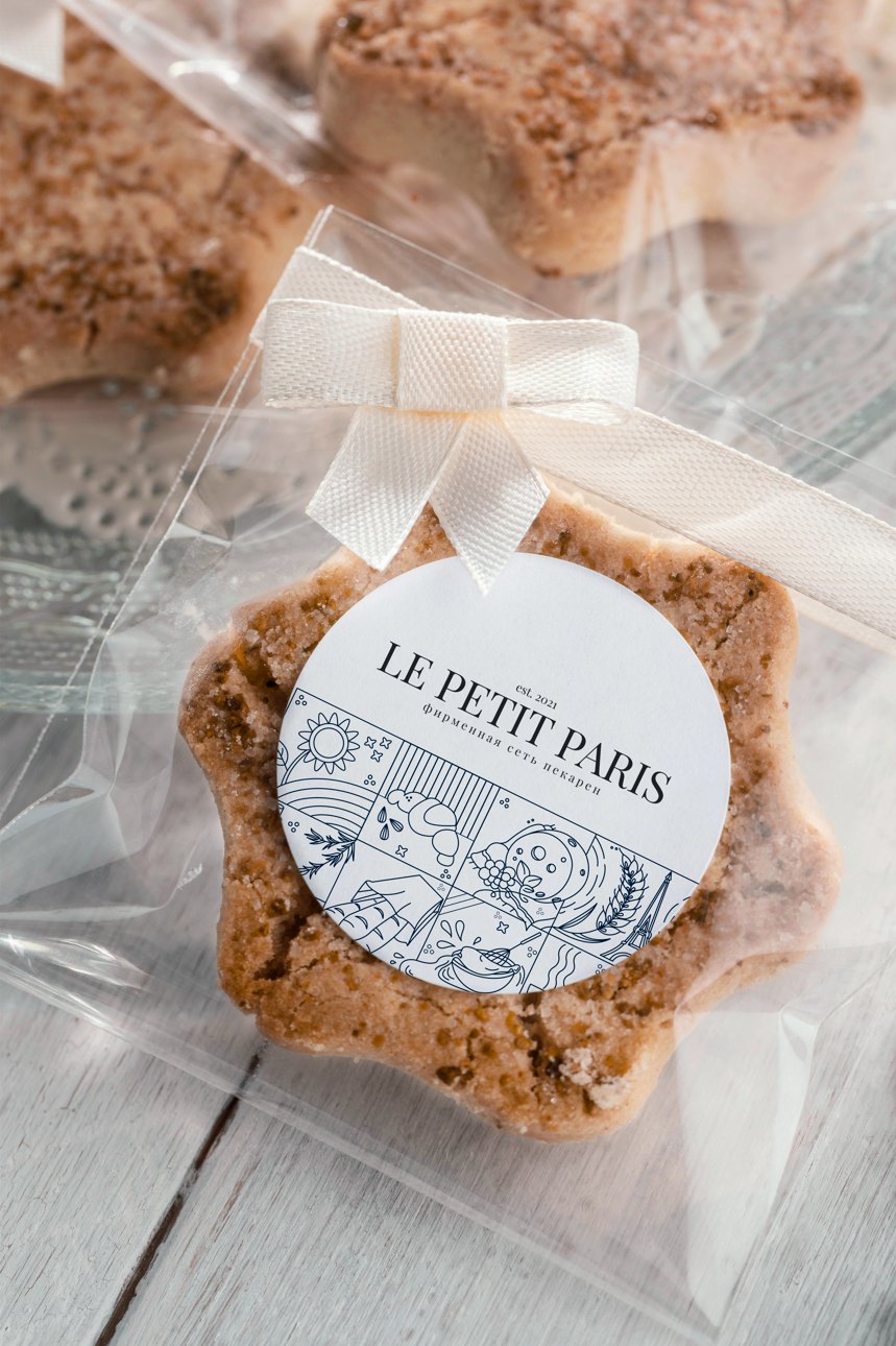 Le Petit Paris — cookie label